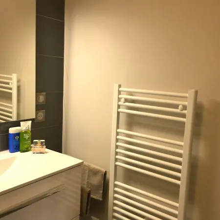 The One Apartment *