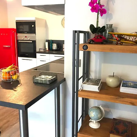The One Apartment *